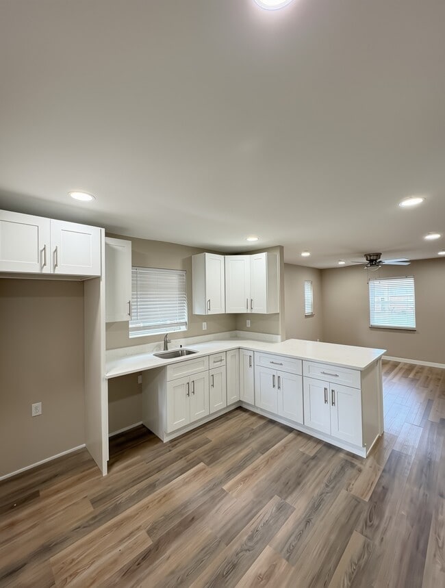 Photo - 5125 Highview Dr