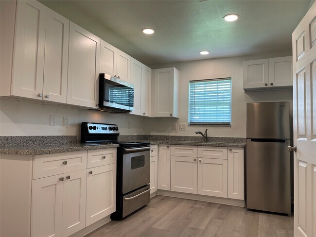 Photo - 229 Neyland St