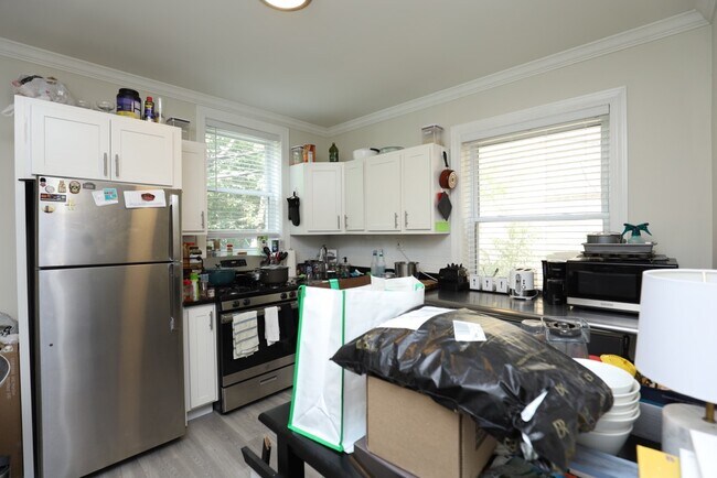 Photo - 646 W Roscoe St Unidad N2