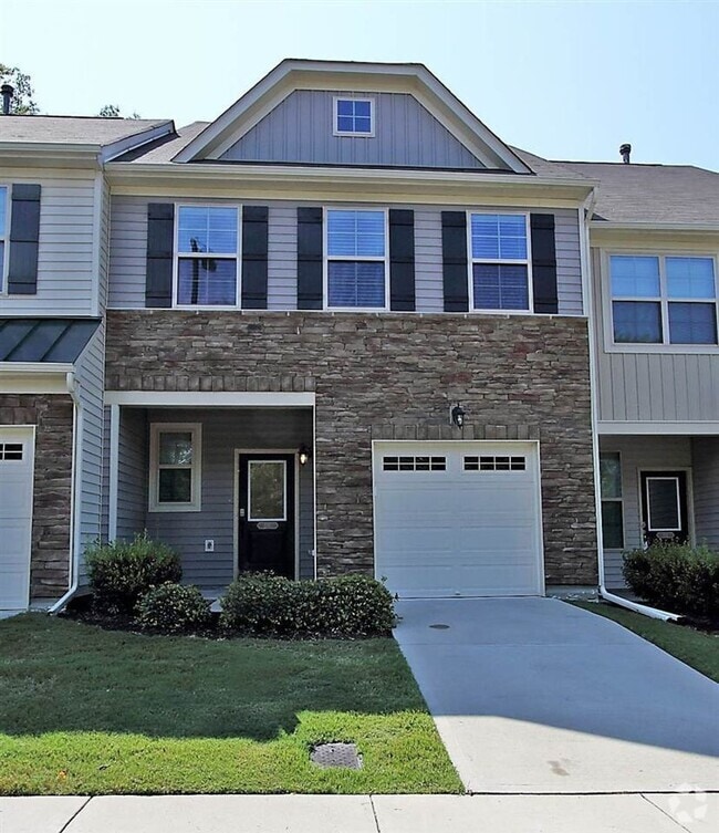 Building Photo - Spacious 3Bedroom Townhome in Thompson Rid...