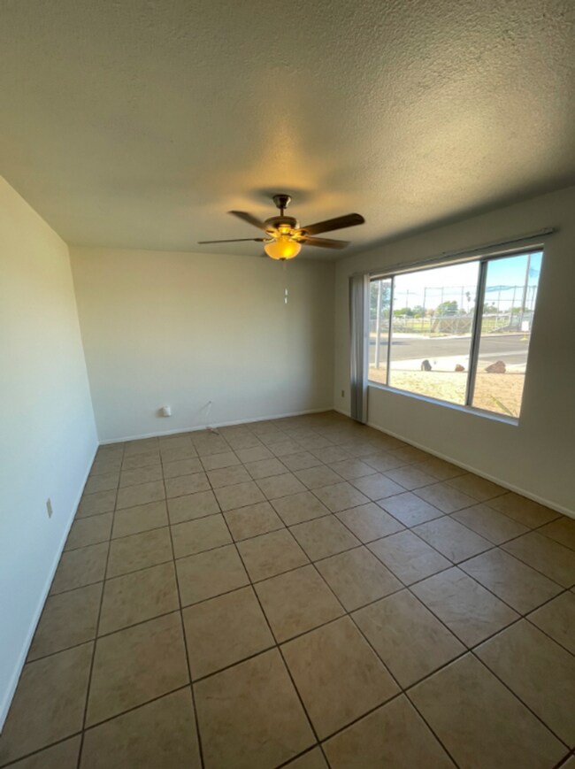 Photo - READY TO VIEW NOW! 3 Bedroom/ 2 Bath with ... Casa