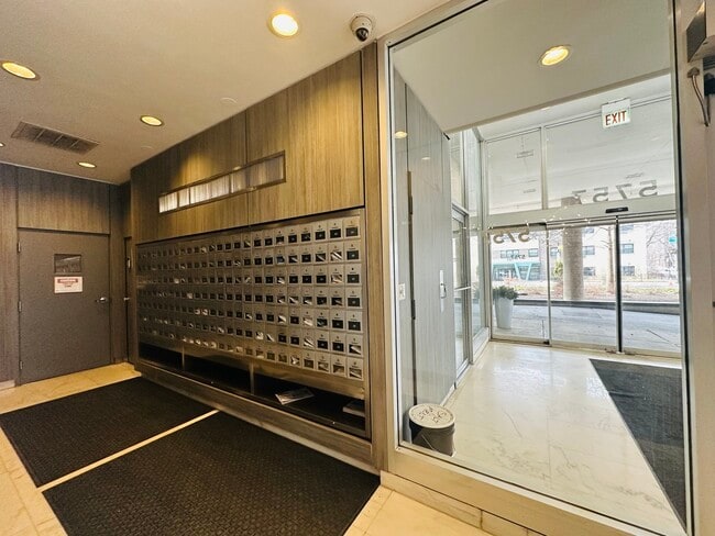 Photo - 5757 N Sheridan Rd Unit 17H