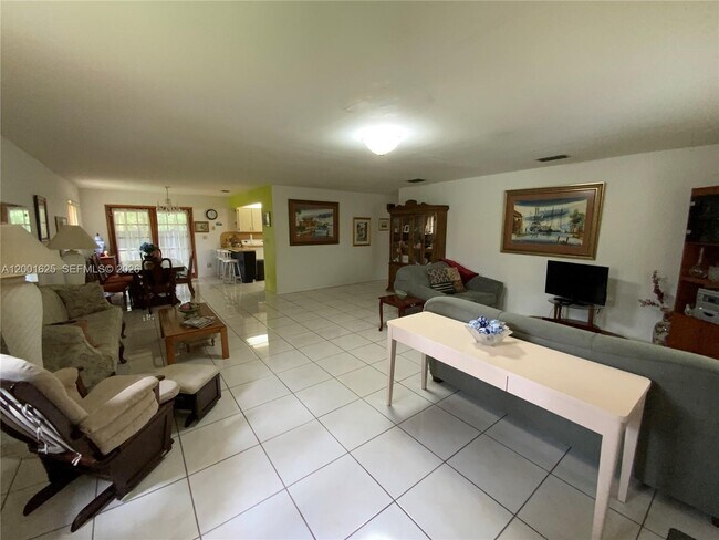 Photo - 8445 SW 4th St