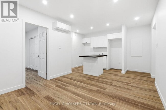 Photo - 322 Frontenac St Unité D