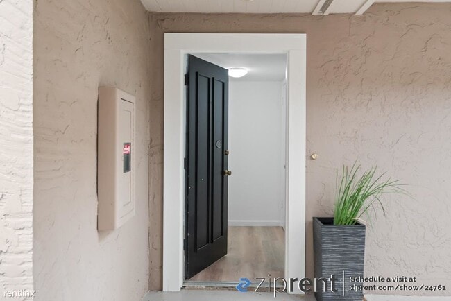 Photo - 2 br, 2 bath Condo - 675 Sharon Park Dr, M...