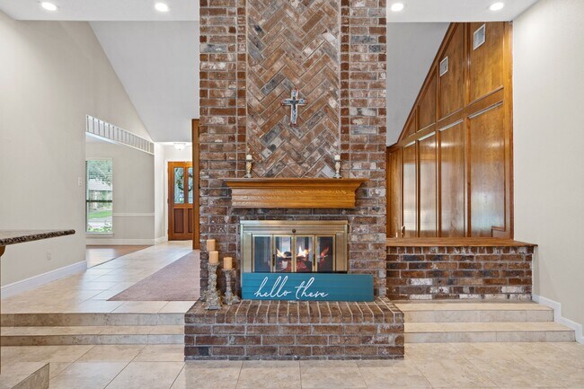 Photo - 815 Millpond Dr
