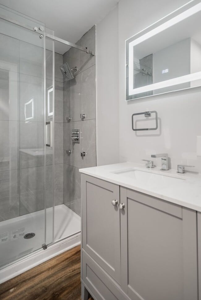 Photo - 710 E State St Unit 1BR SUBLET