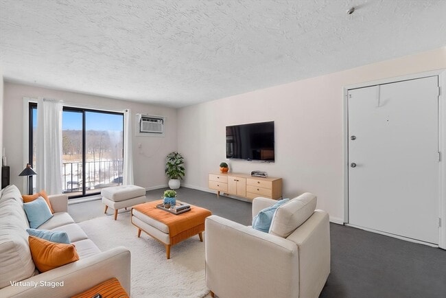 Building Photo - 276 Codman Hill Rd Unit 36A