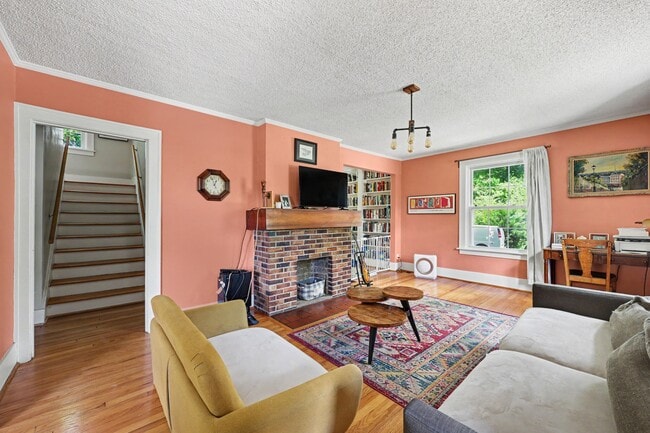 Photo - 307 Doty Ave