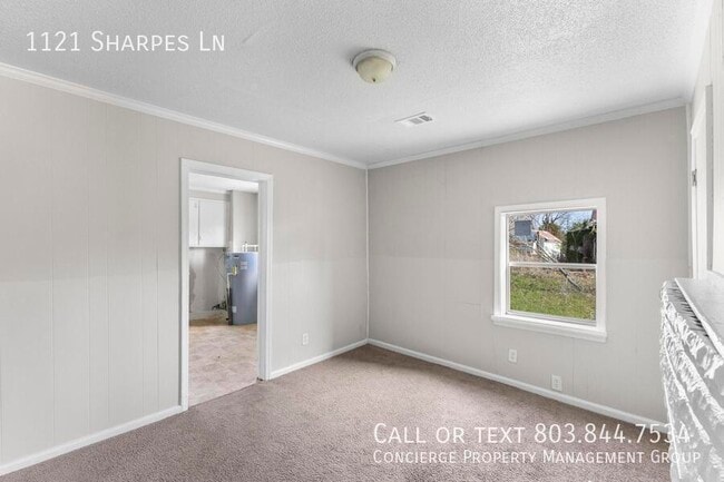 Photo - 1121 Sharpes Ln