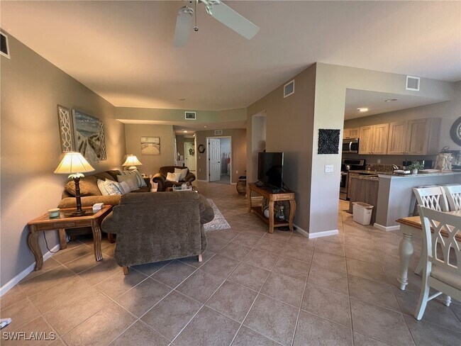 Building Photo - 6864 Ascot Dr Unit 101