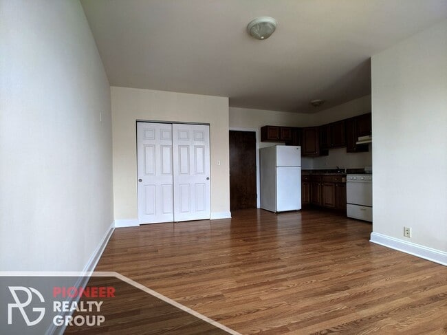 Building Photo - 2600 N Kimball Ave Unit 403