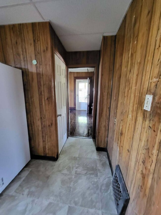 Photo - 825 S Seneca Ave