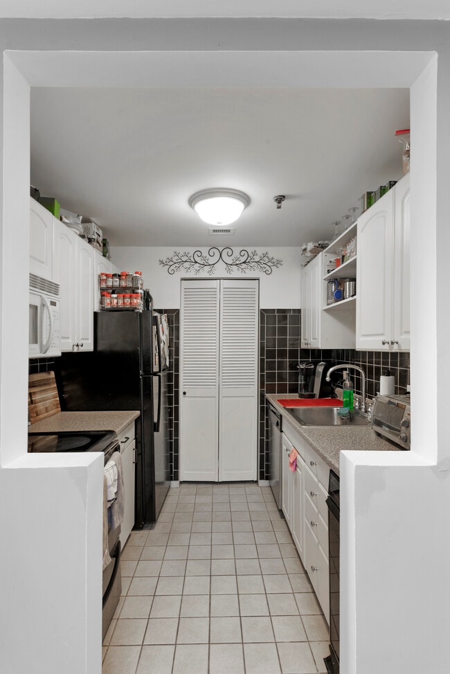 Photo - 122 Tudor St