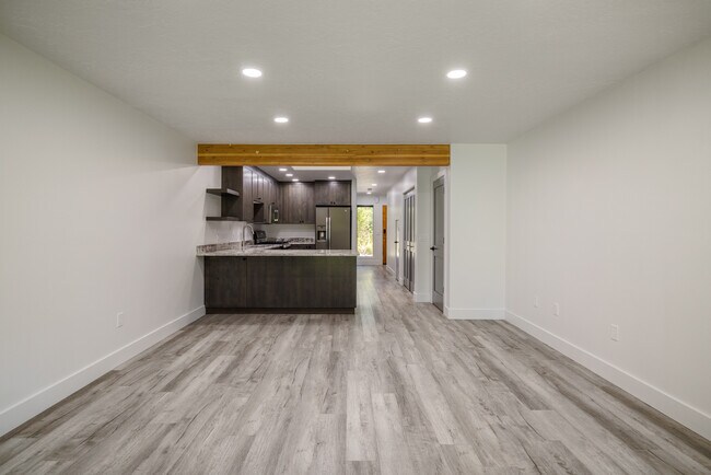 Photo - 329 E Pueblo Ct