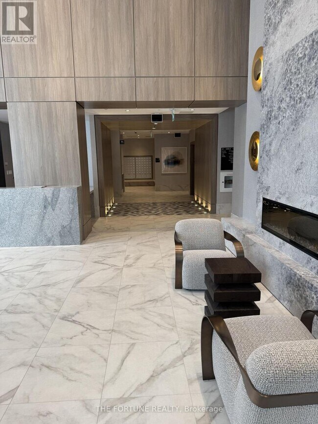 Photo - 75 James St S Unit 2914