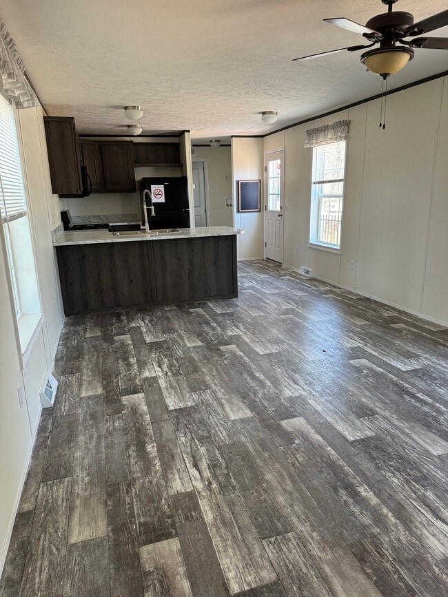 Photo - 8 Saratoga Dr