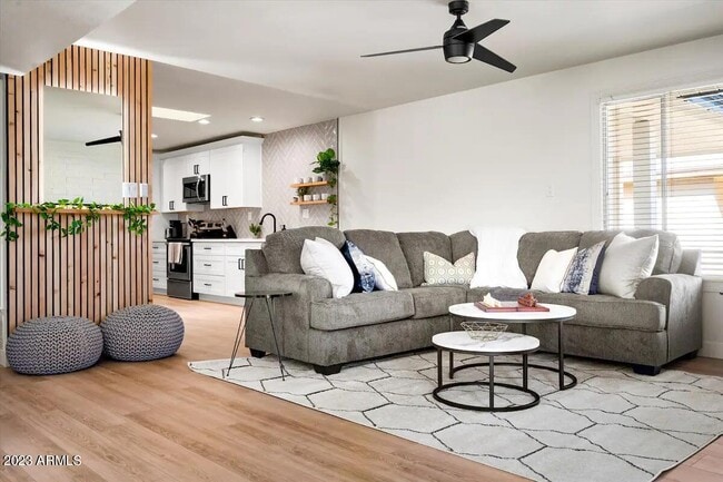 3210 S Kachina Dr