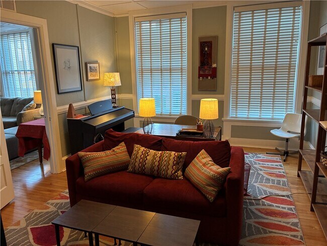 Photo - 136 E State St