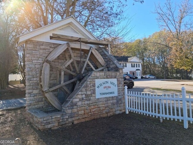 Photo - 209 E Wilson St