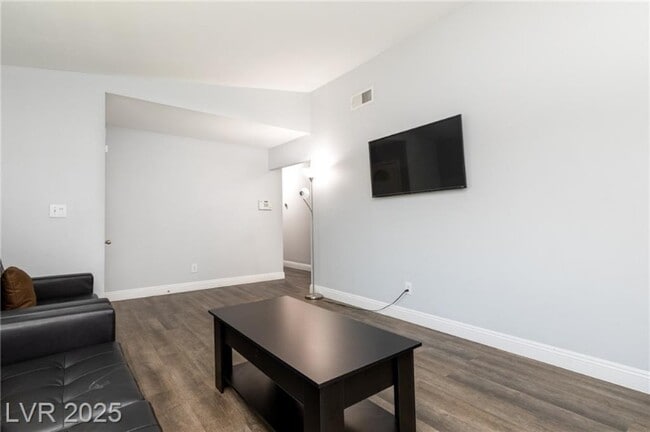 Photo - 2120 Wagonwheel Ave