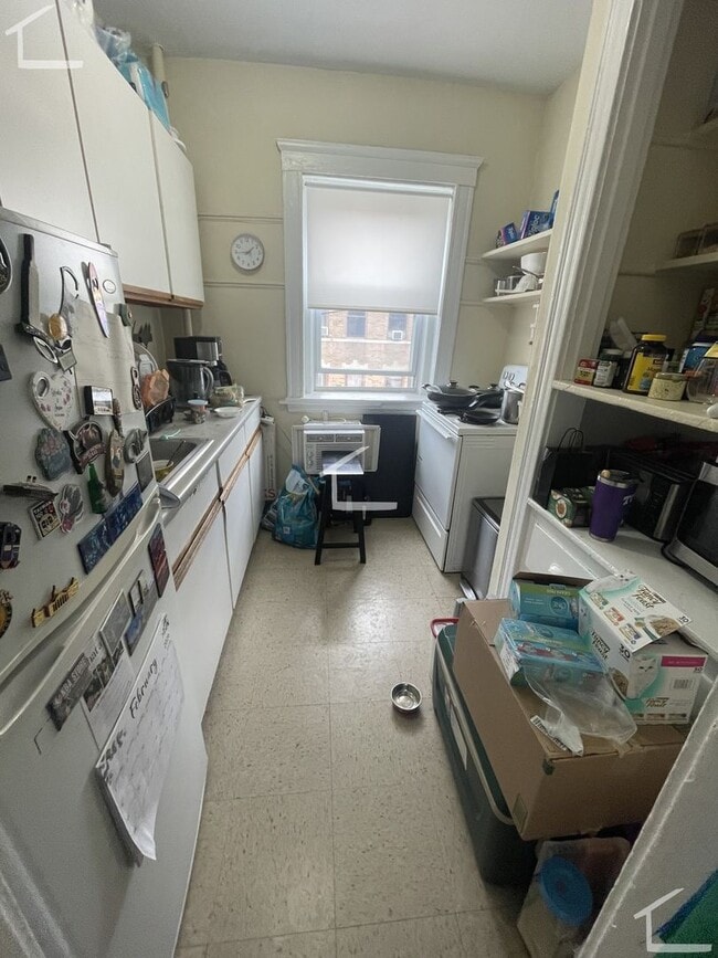 Photo - 9/1 No fee! Spacious 1BR in Allston near Green Line, heat inc!