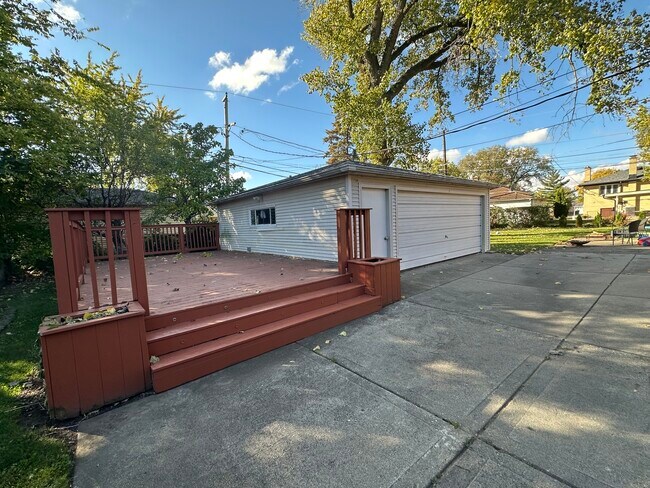 Photo - 3929 Jarvis Ave