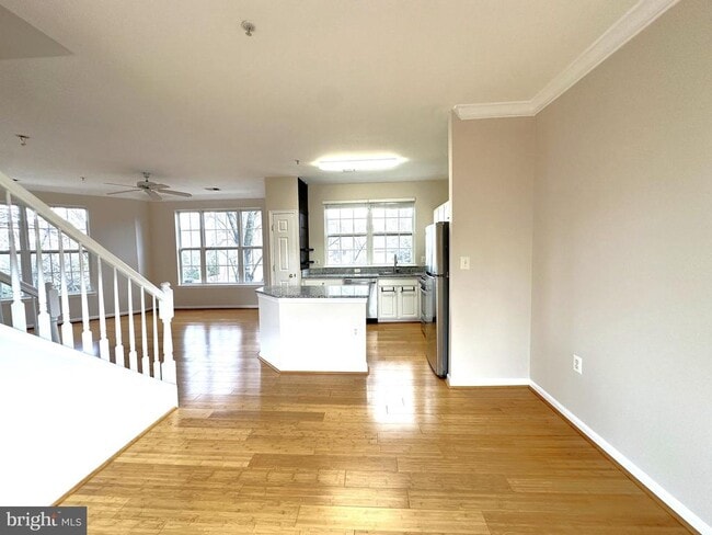 Photo - 21798 Jarvis Square