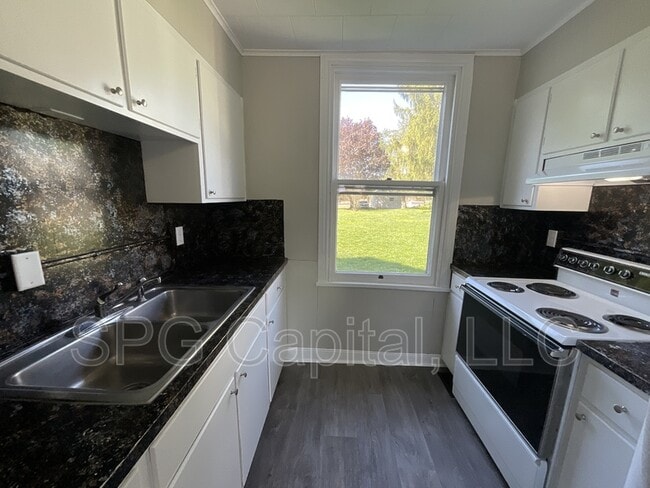 Photo - 12986 Main St