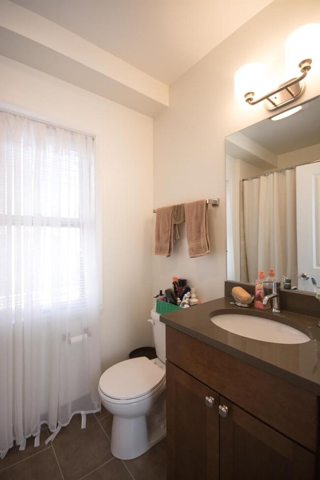 Photo - 3 bedroom in Chicago IL 60614 Unidad 1R