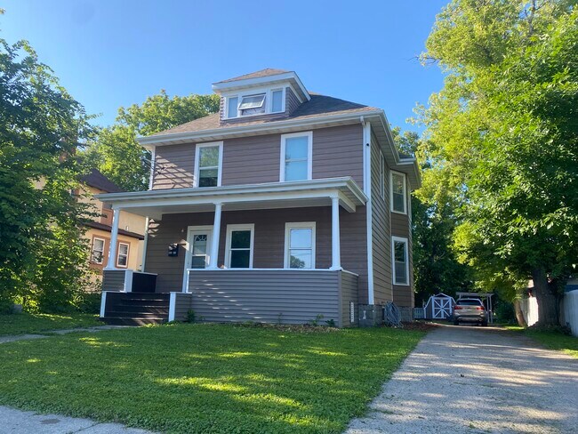 Photo - 609 3rd Ave S Townhome