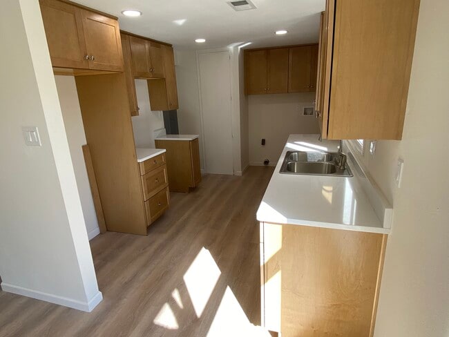 Photo - 11113 Haines Ave NE