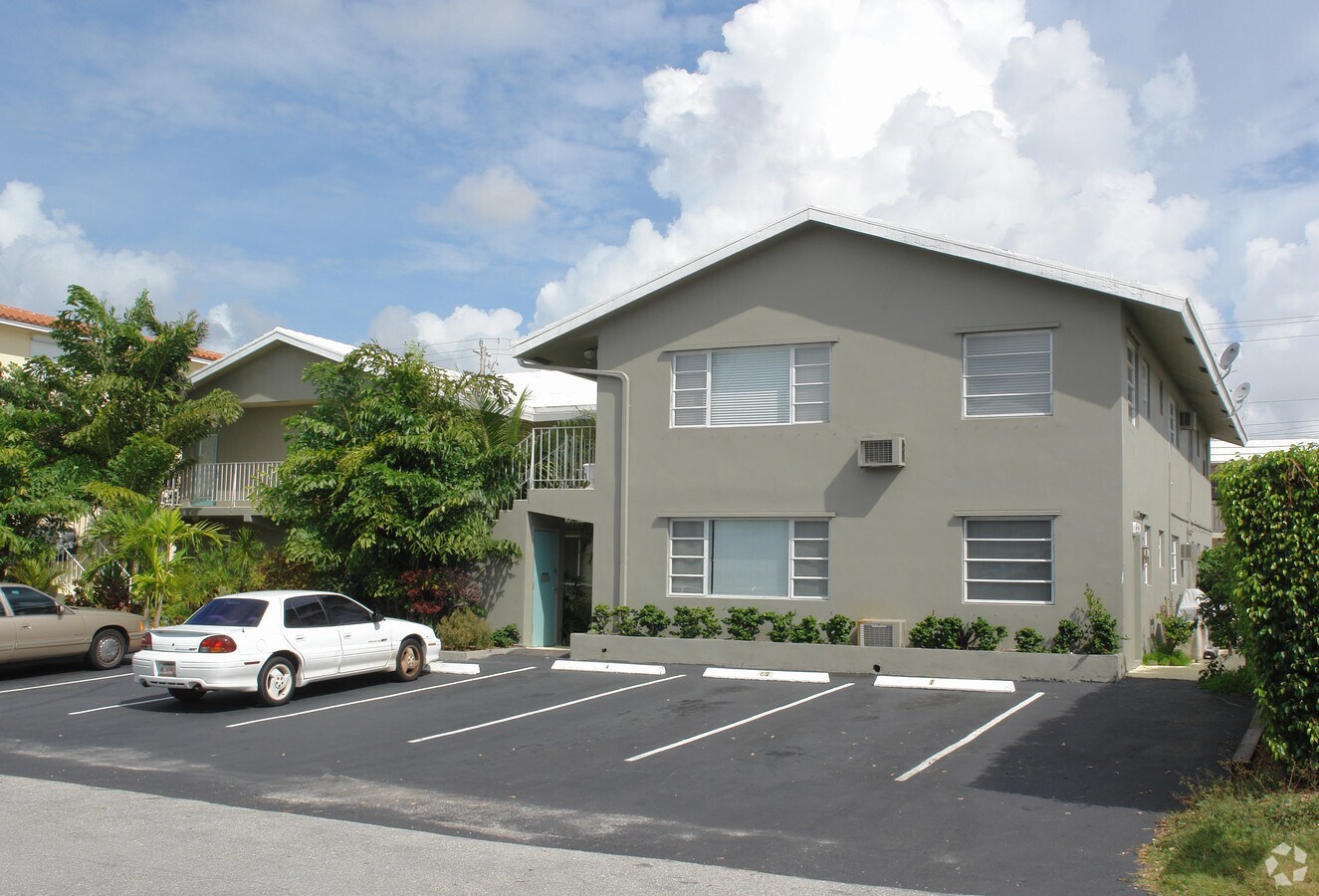 Oasis Apartments - Oasis Apartments