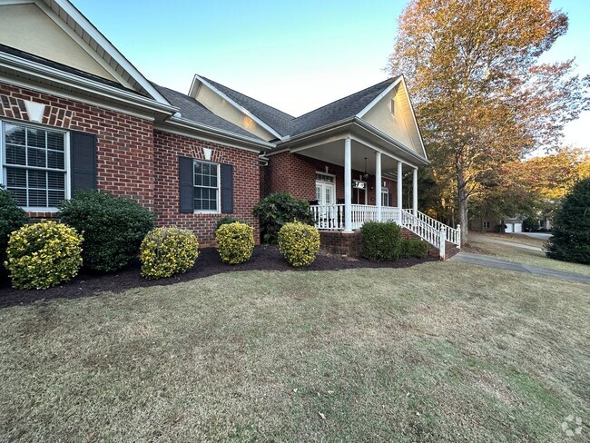 Building Photo - Rental in Country Walk! Clemson, SC