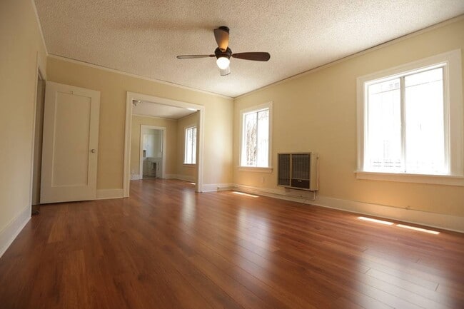 Photo - 116 N Catalina St Unit 116