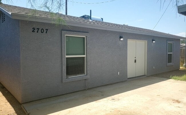 Building Photo - New Home Centrally Located