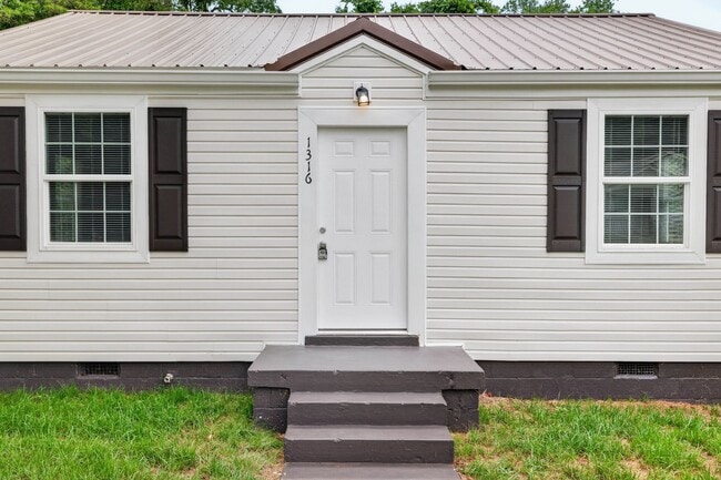 Photo - 2 Bedroom Home For Rent Near APSU!