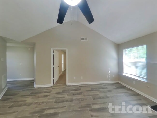 Photo - 1411 Pebble Ridge Ln