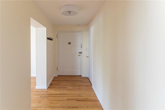 Photo - 6 Studio Arcade Unit 3G