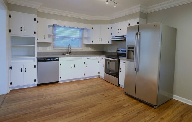 Photo - 3 Bedroom / 2 Bath Home for Rent – South Knoxville - Ideal for students! Close to campus!