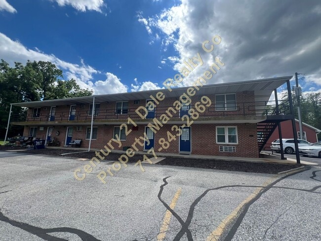 Building Photo - Beautiful 1 BR Apartment on East Market Street Unit Apt #1
