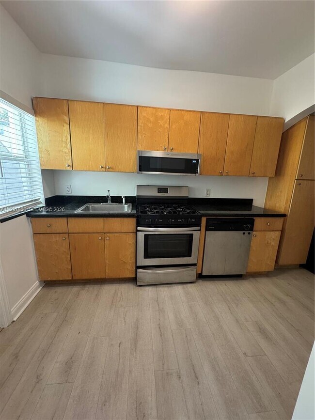 Photo - 1027 Euclid Ave Unit 2