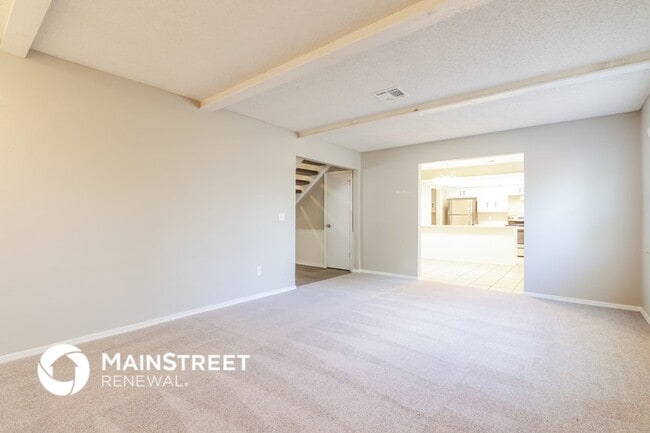 1113 N Patterson Dr