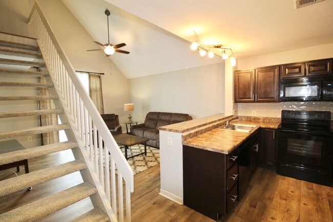 Building Photo - 1336 Hunters Rd