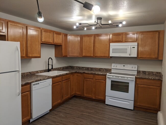 Building Photo - 6613 Dublin Loop W Unit 2
