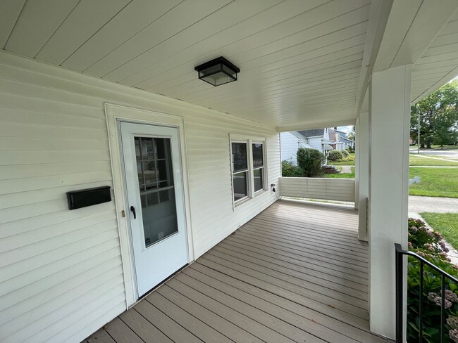 Photo - Charming Bungalow