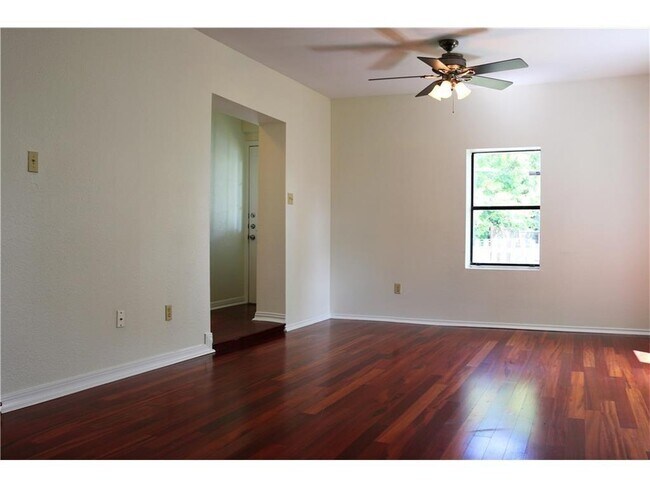 1166 Ridgeway Dr