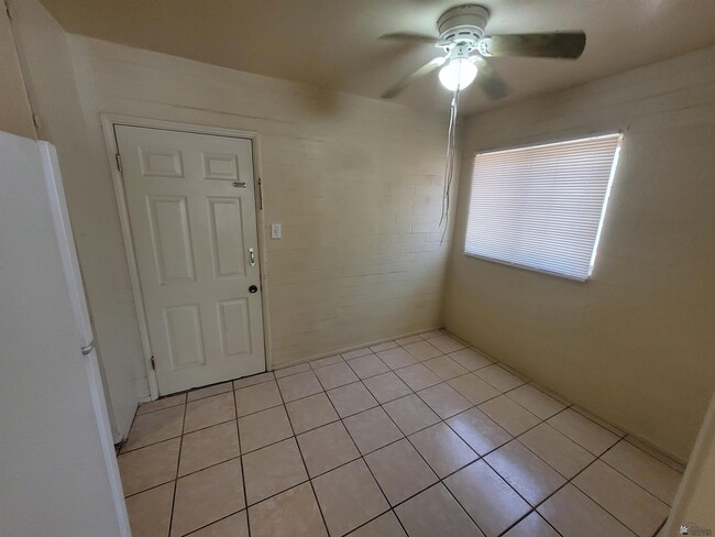 Photo - 276 S 17th Ave