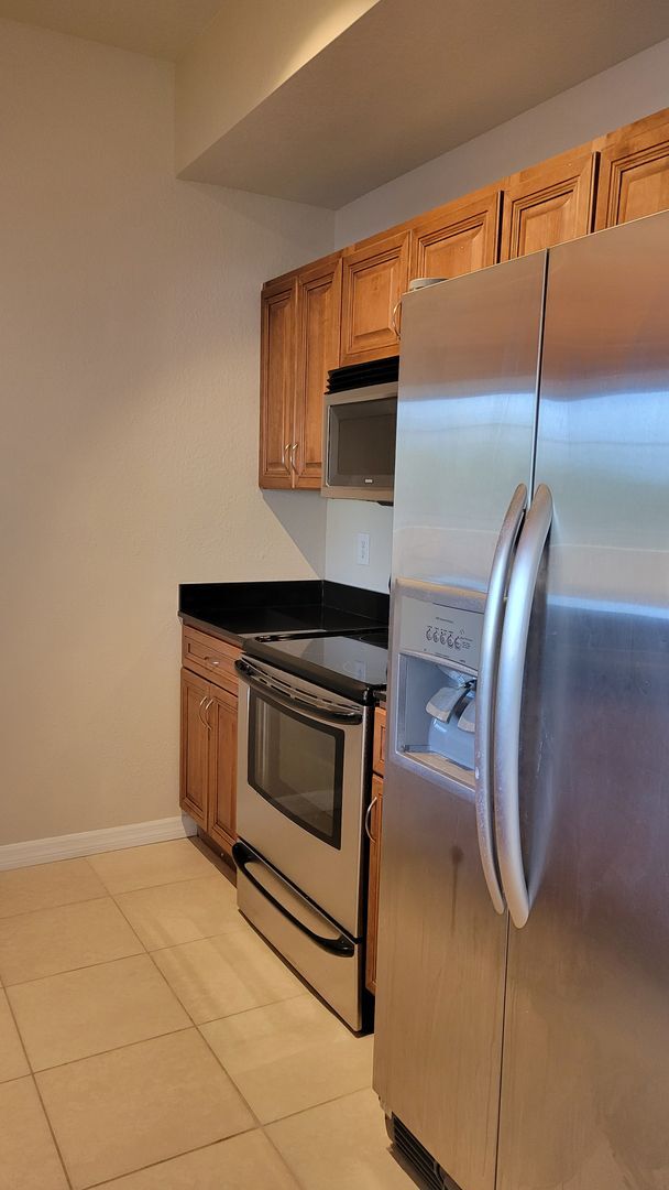 Photo - Annual UNfurnished 2/2 downtown Sarasota i...