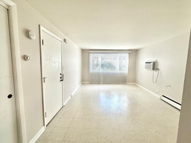 Photo - 8549 Niles Center Rd Unidad GN